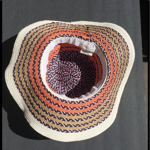 BCBGeneration Large Brimmed Floppy Hat - Picture 4 of 5